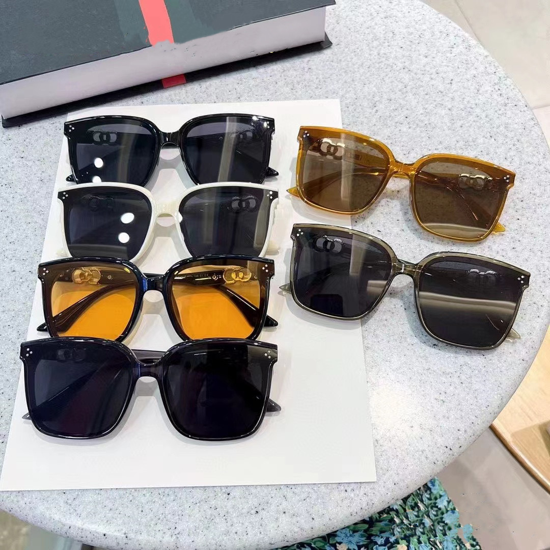 Street Fashion Shoot - Same Style New Women's Sunglasses Sunglasses