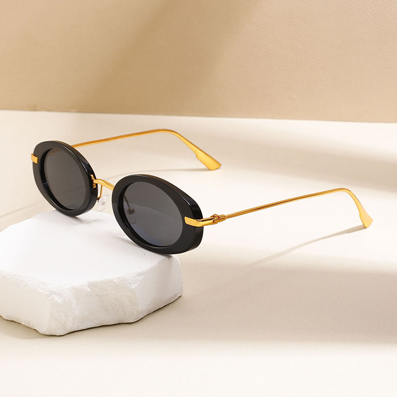 Street Fashion Shoot - Vintage Trendy Small Oval Frame Sunglasses