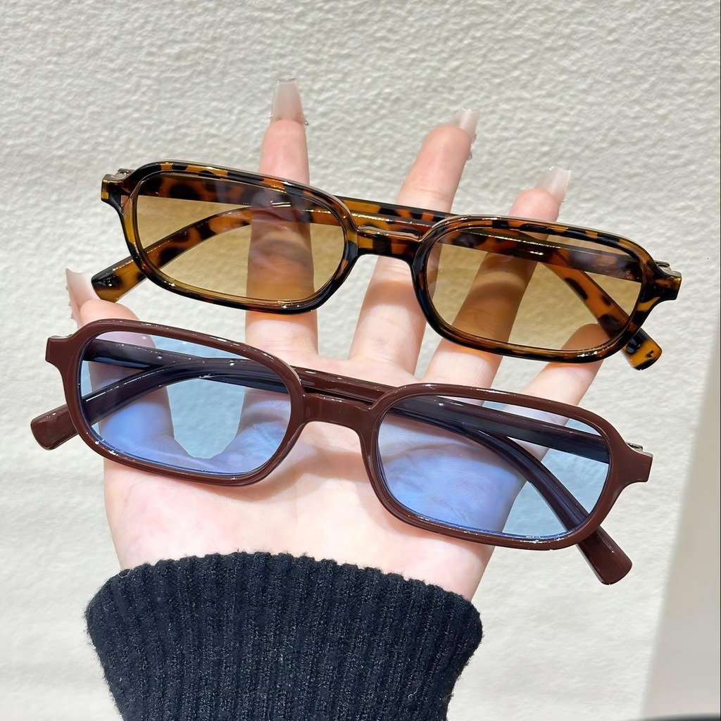 KLASSNUM Fashion Eyewear Trend - đánh giá và giá Street Fashion Shoot